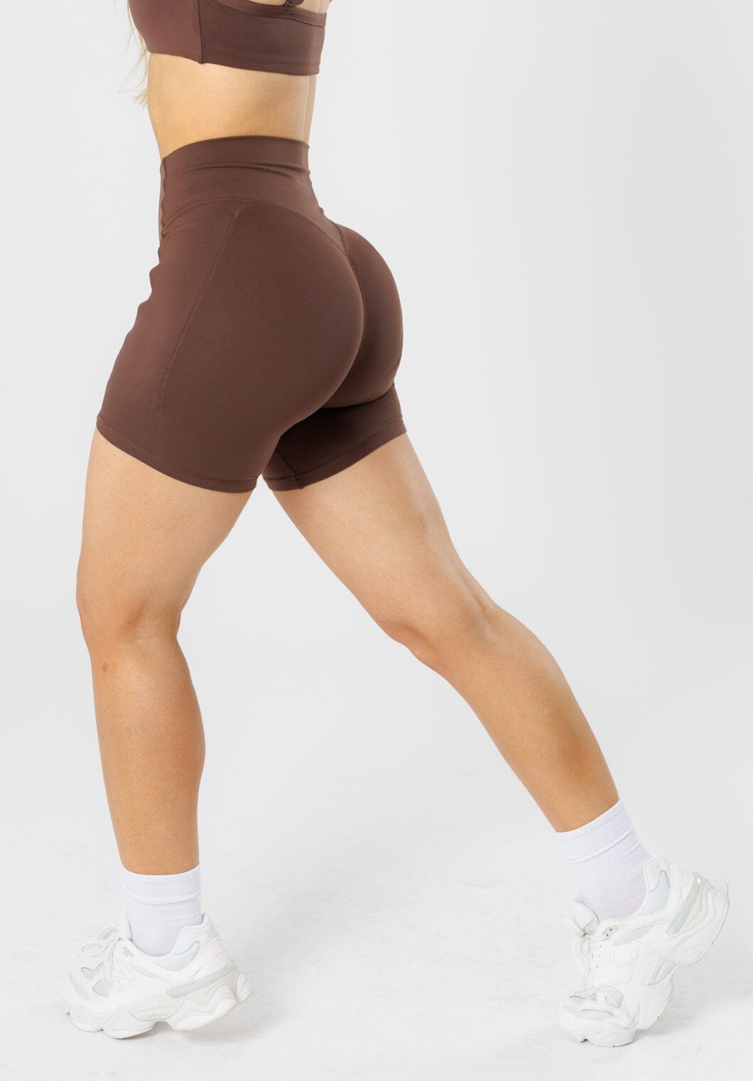 Reluna Empower Sculptseam® Plus Pocket Short 6” Walnut