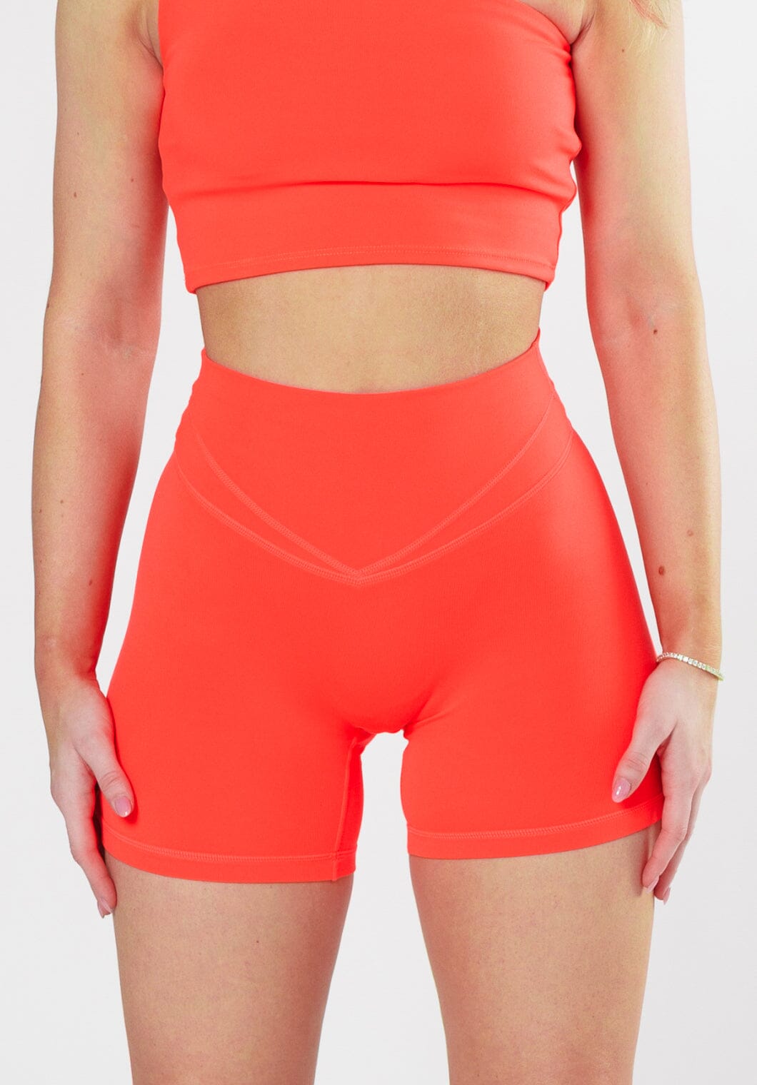 Reluna Icon Sculptseam® Plus Short 5” Hibiscus