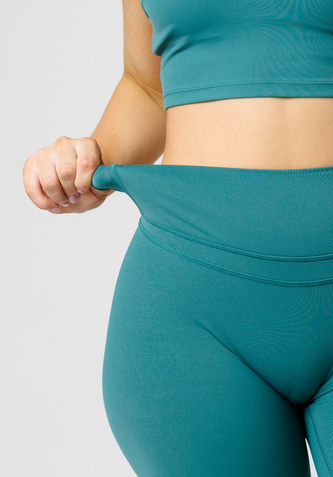 RecStretch™ Levitate Sculptseam® Plus Legging Cyber