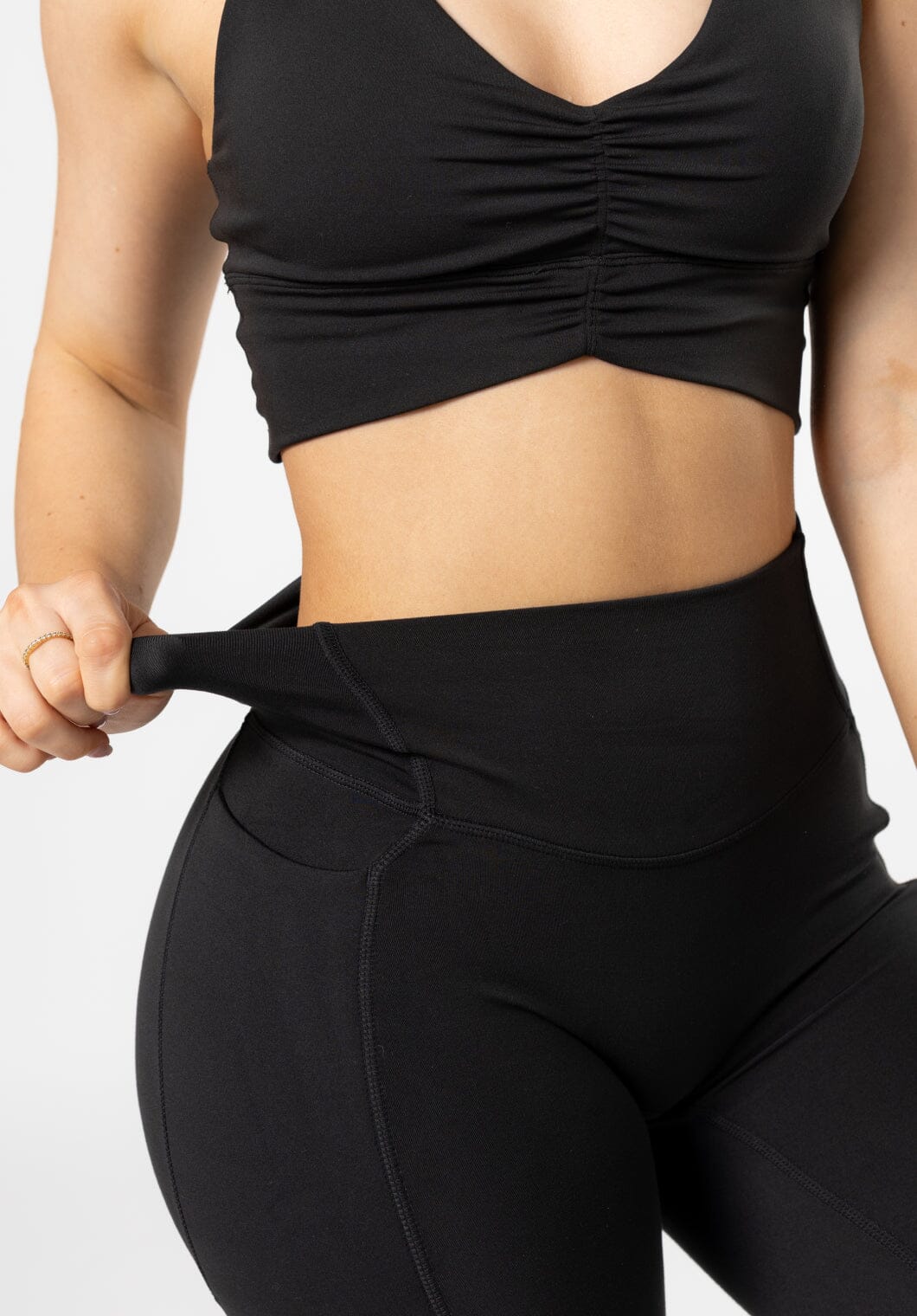 Reluna Dip Pocket Sculptseam® Legging Black