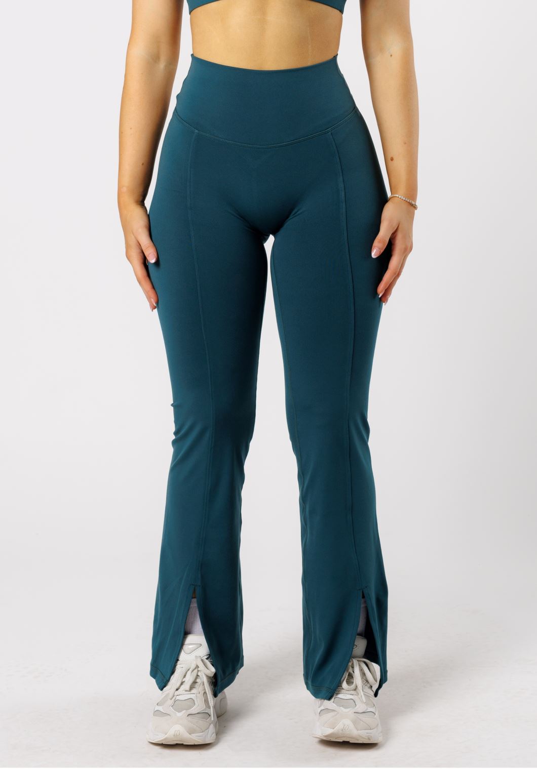 Reluna™ Front Slit Sculptseam® Flare Leggings 31" Serpentine