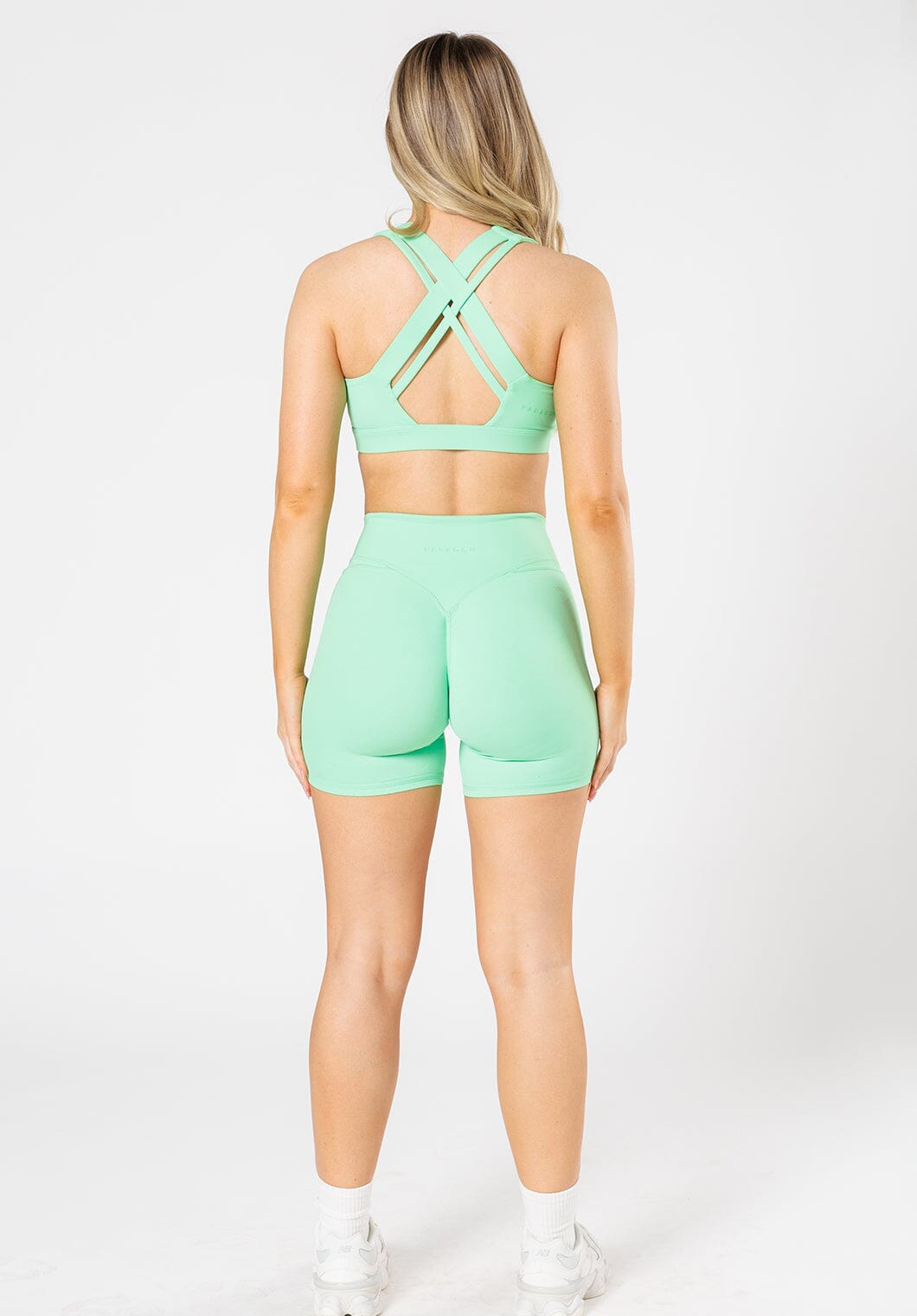 RecStretch Levitate Sculptseam® Plus Short 6” Sour